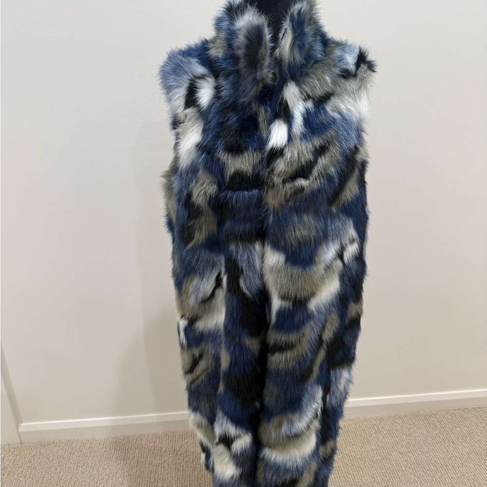 Boston Proper Faux Fur Vest in Blue and Gray
